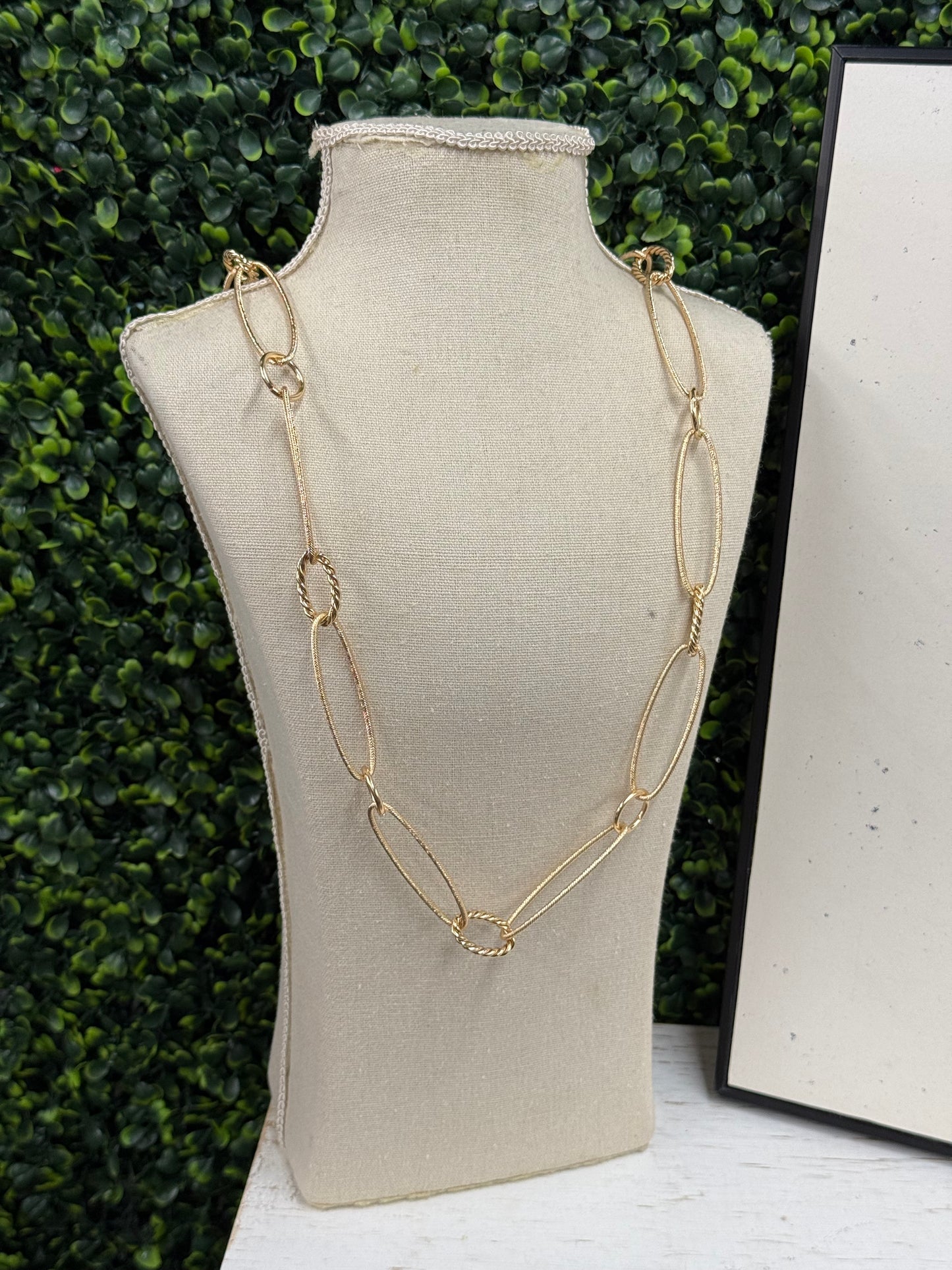 The Carlyn Necklace - Gold