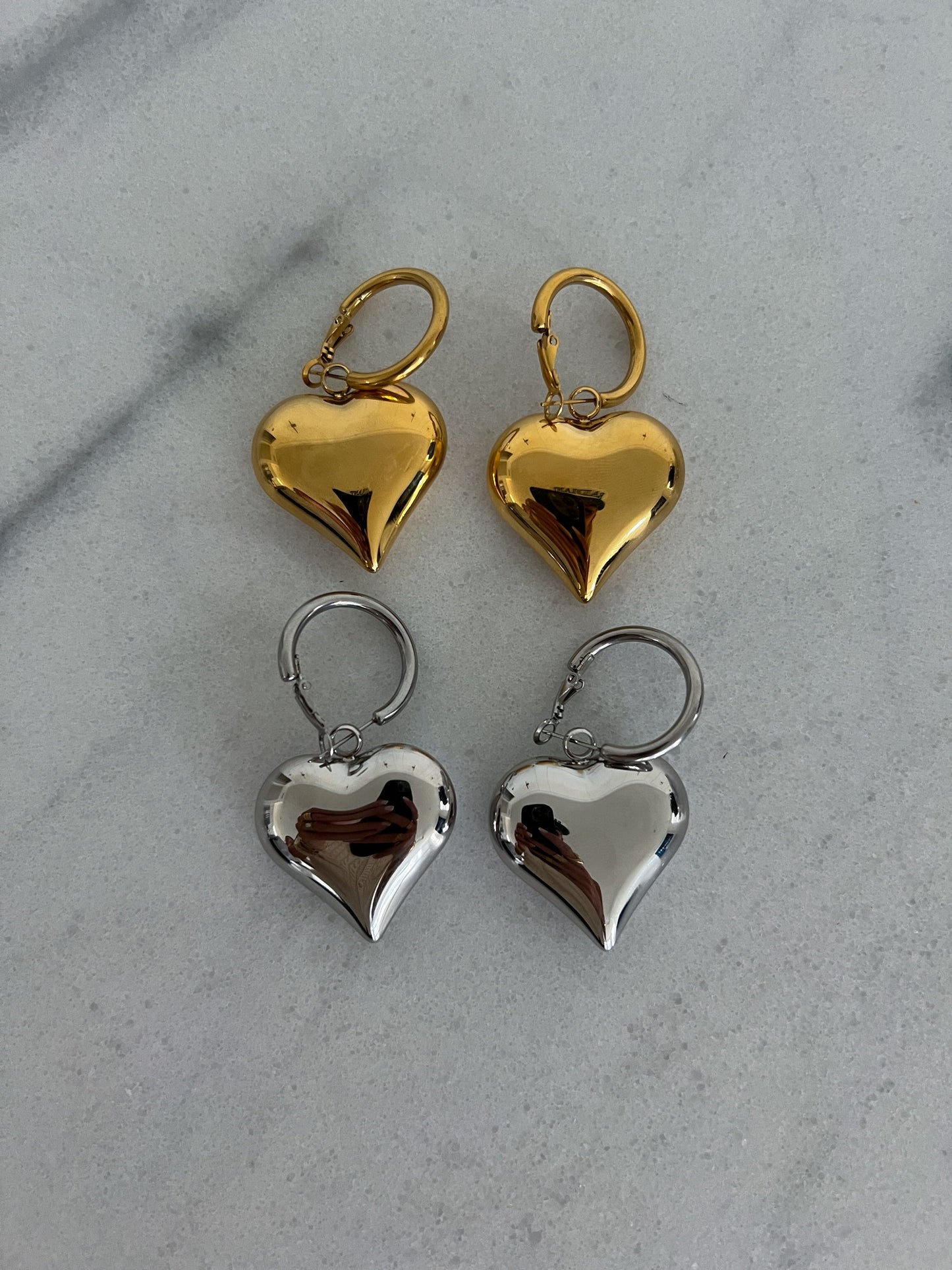 CHANSUTTPEARLS - The Bubble Heart Earrings - Gold