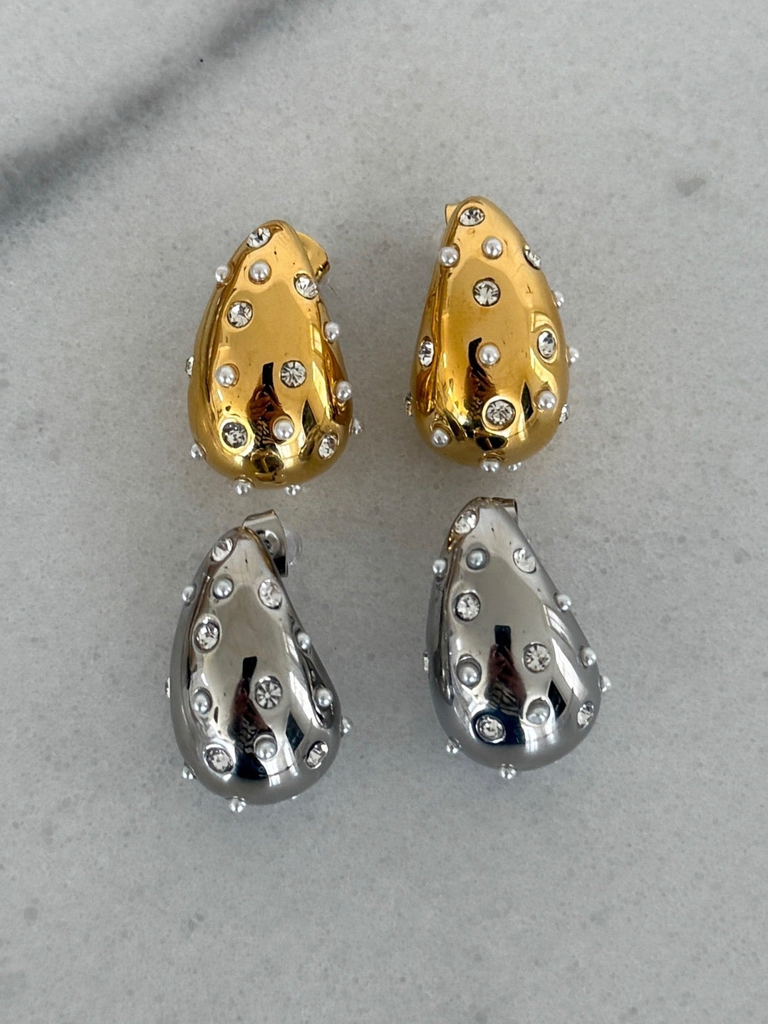 CHANSUTTPEARLS - The Jaz Earrings - Silver