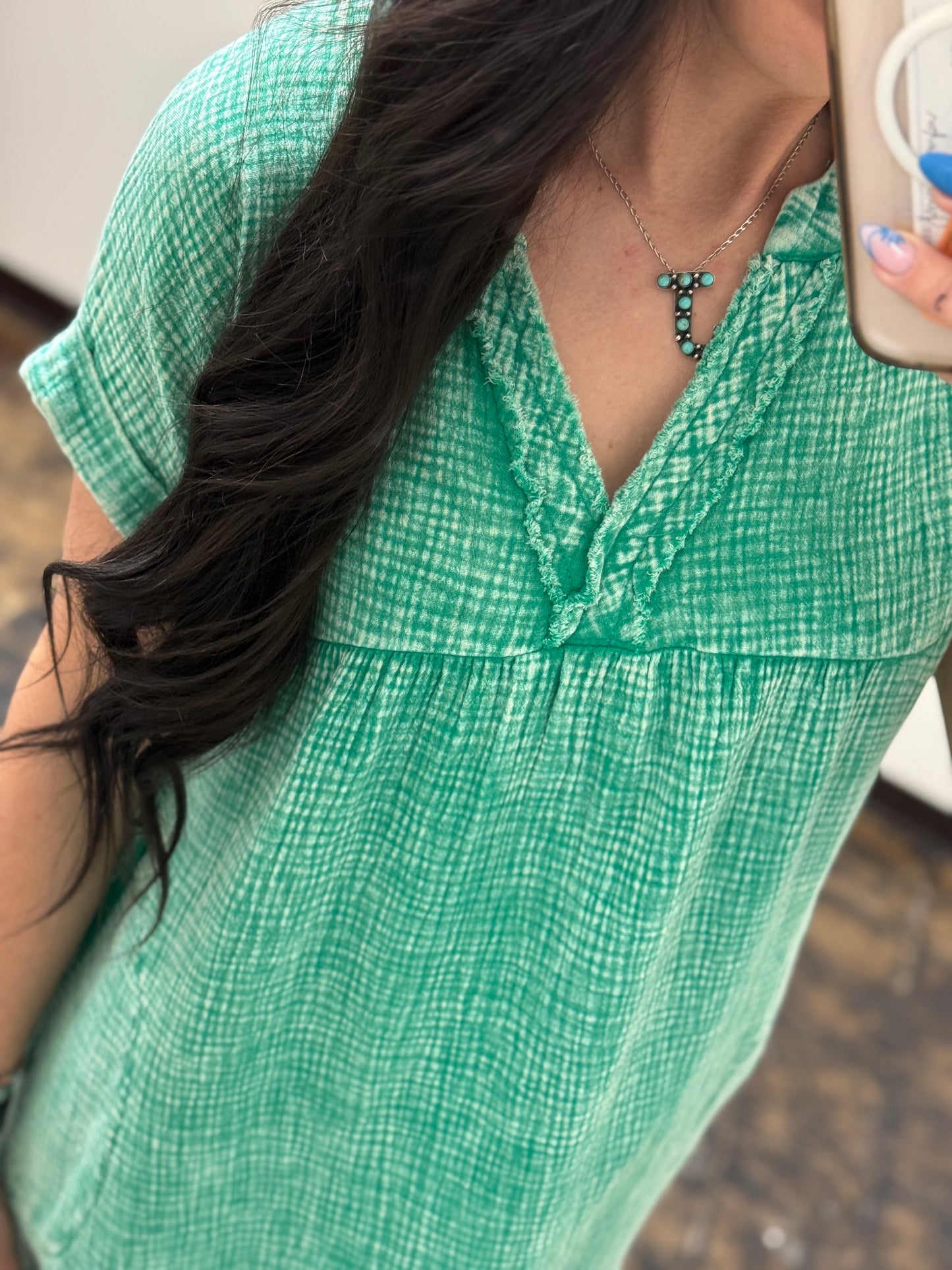 Final Sale - The Danielle Gauze V-Neck Dress - Kelly Green