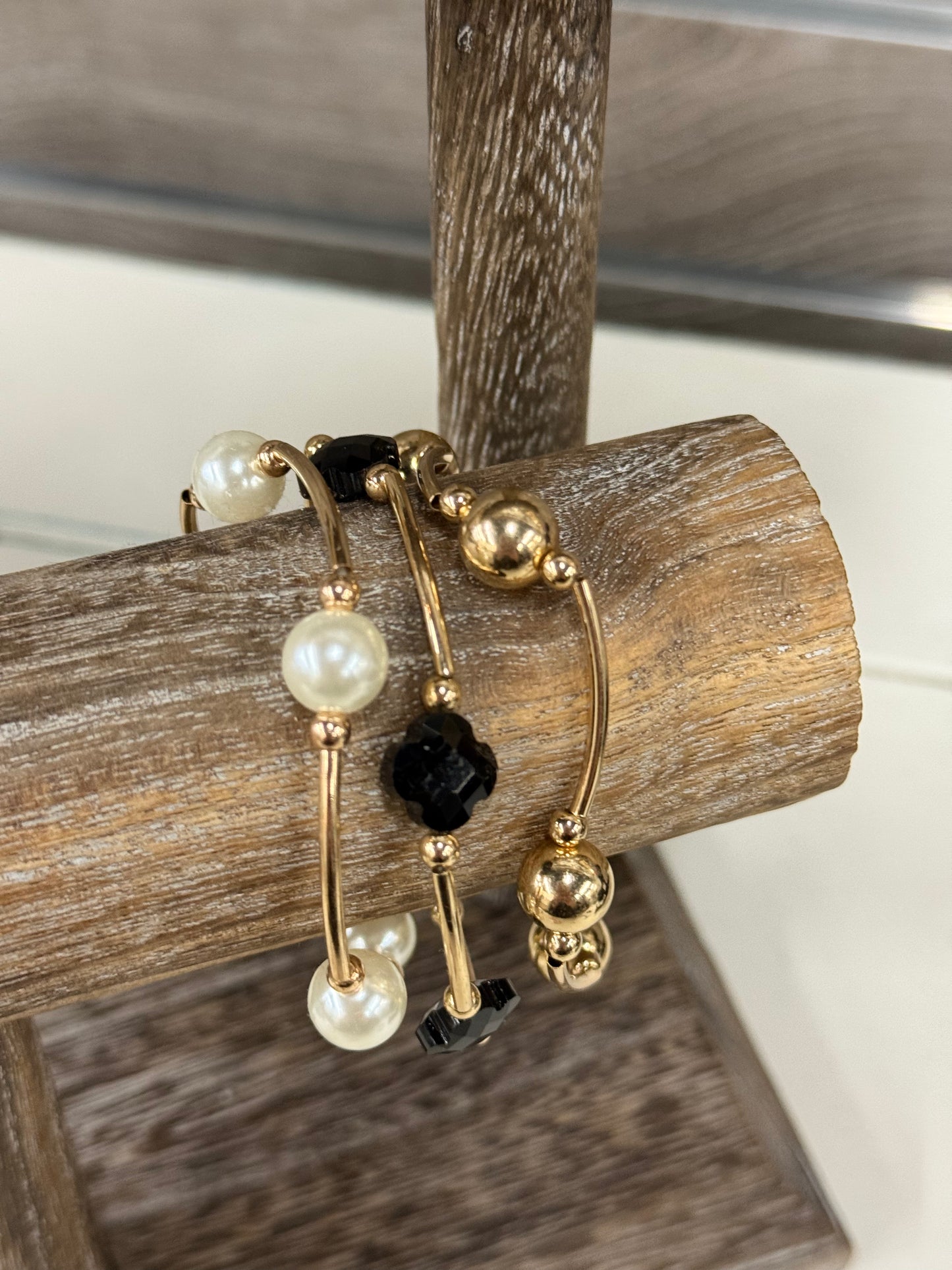 The Jurnee Clover/Pearl Bracelet Stack - Black/Gold