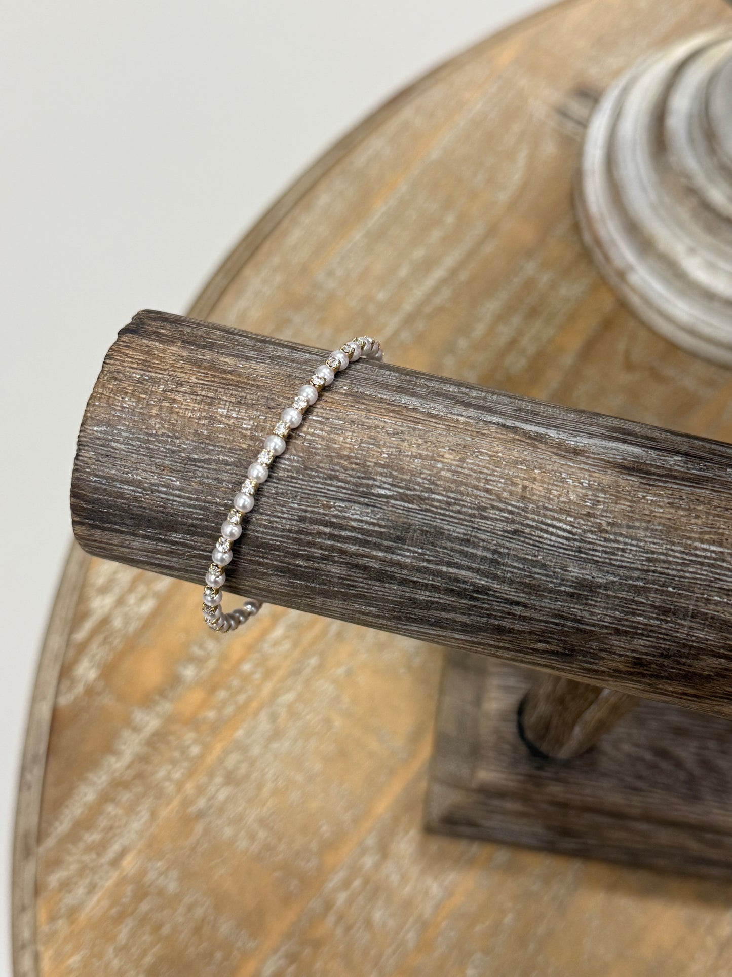 The Abigail Bracelet - Gold/Pearl