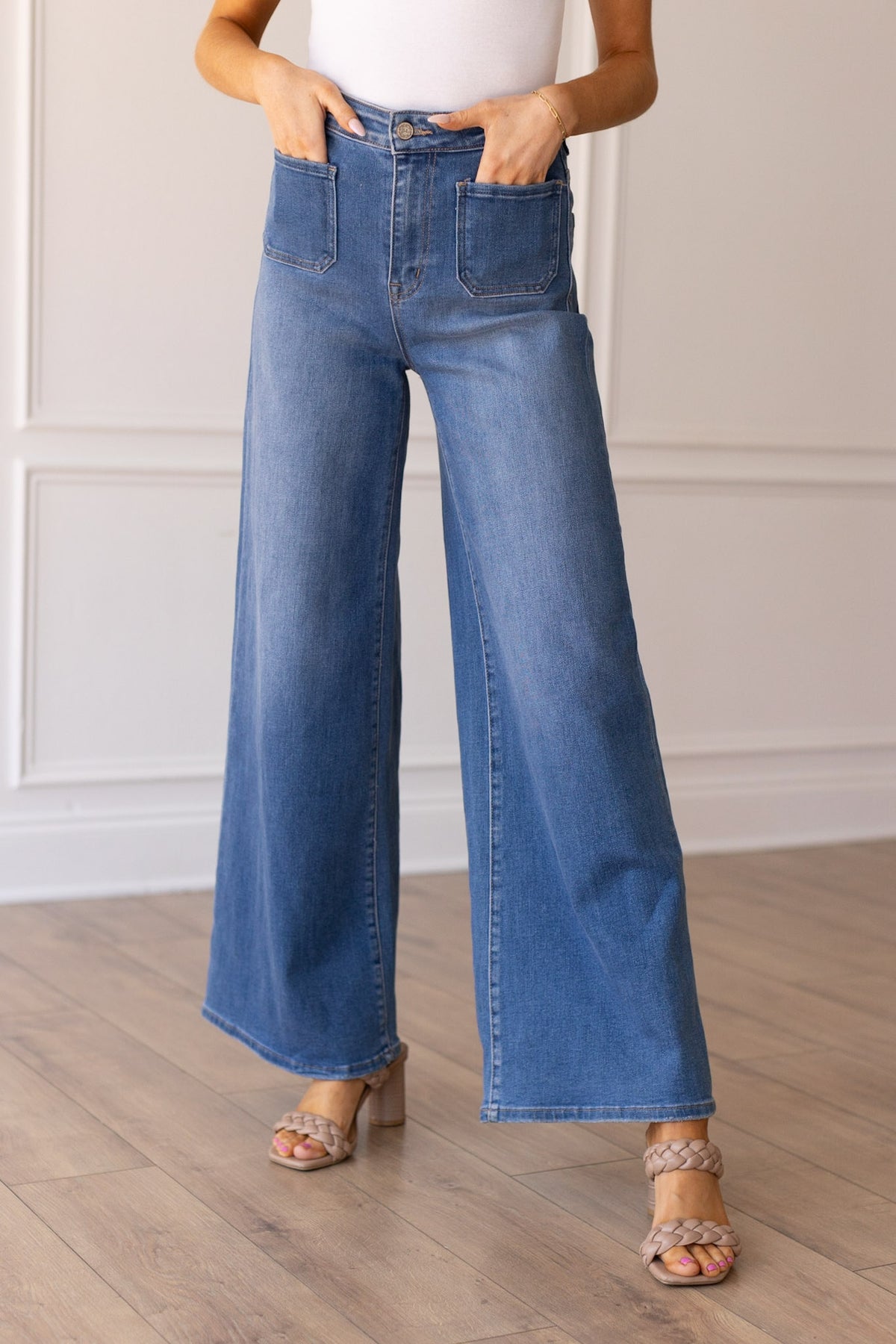 The Valentina Wide Leg Flares - Medium Wash