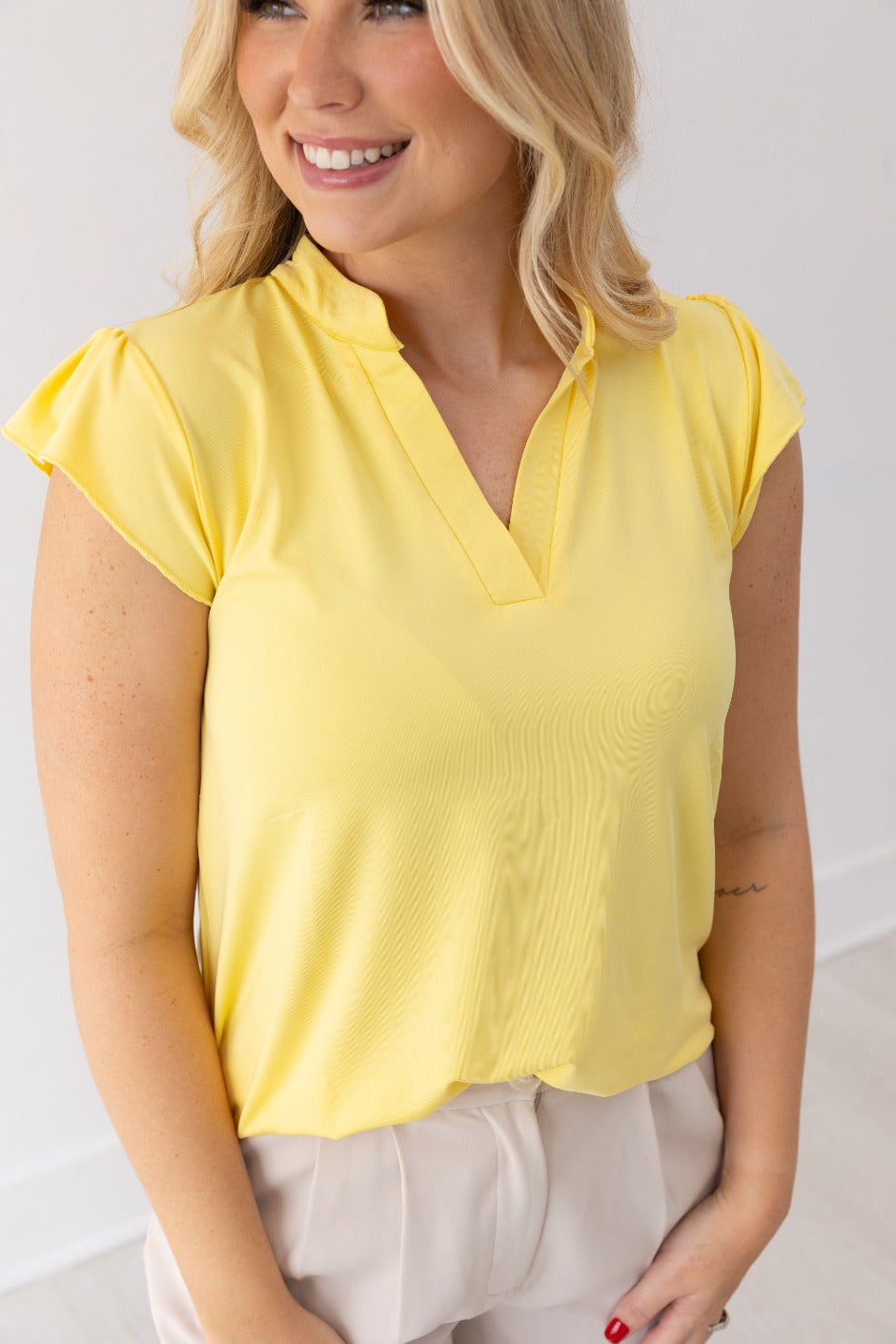 FINAL SALE - The Nicole V-Neck Top - Yellow