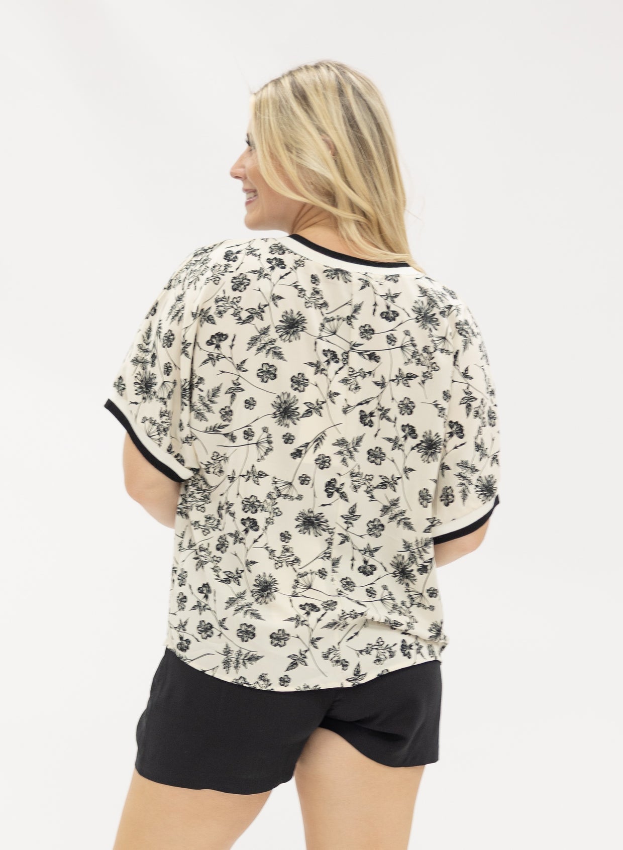 The Farren V-Neck Top - Black/Ivory