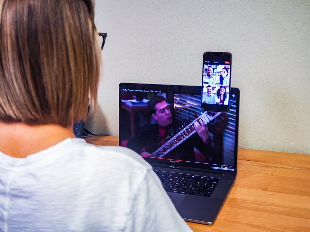 LoveHandle PRO Phone Grip - Happy Daisy