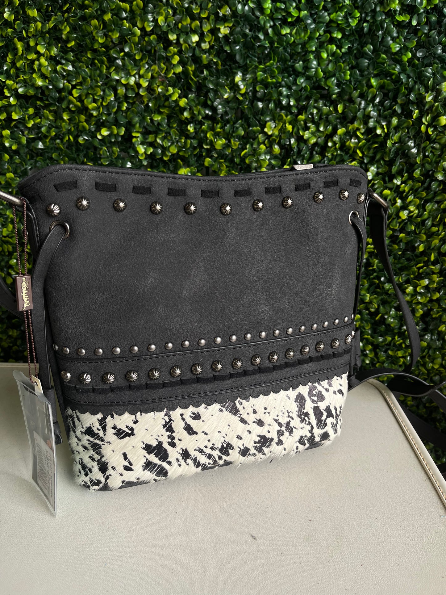 Trinity Ranch Hair-On Cowhide Collection Concealed Carry Crossbody Bag - Black