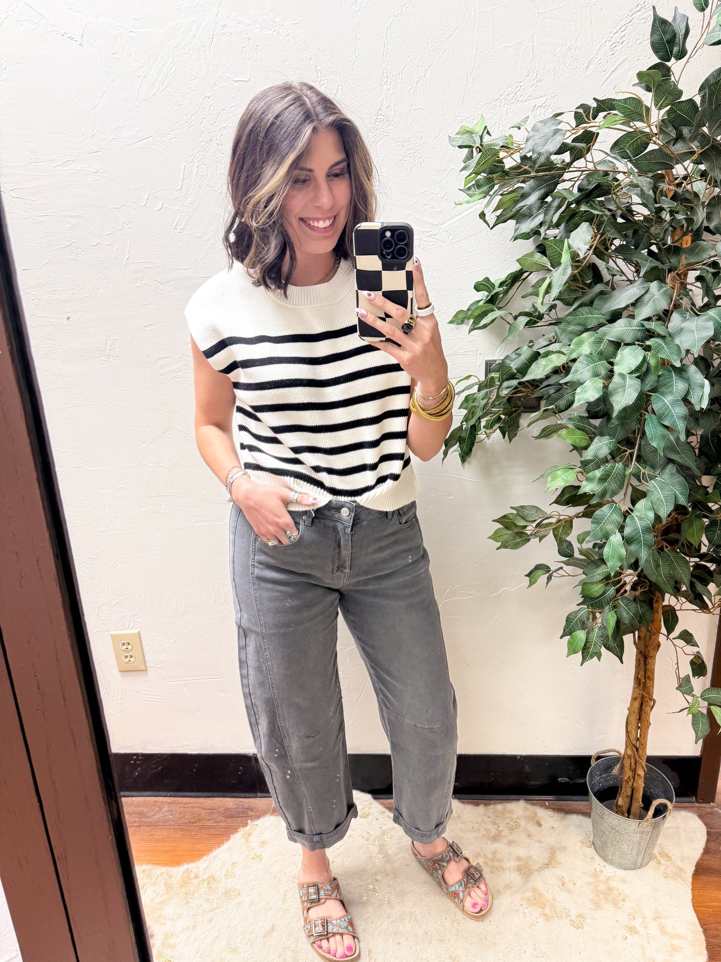 The Merlyn Barrel-leg Cropped Color Denim Pants - Ash Black