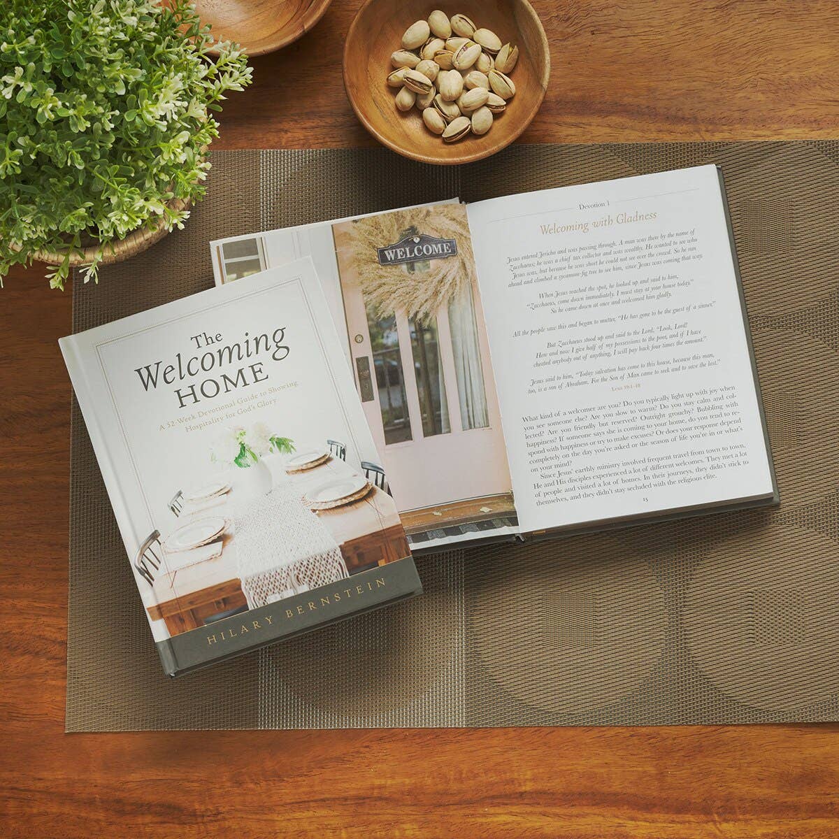 The Welcoming Home: A Devotional Guide to Hospitality for God's Glory
