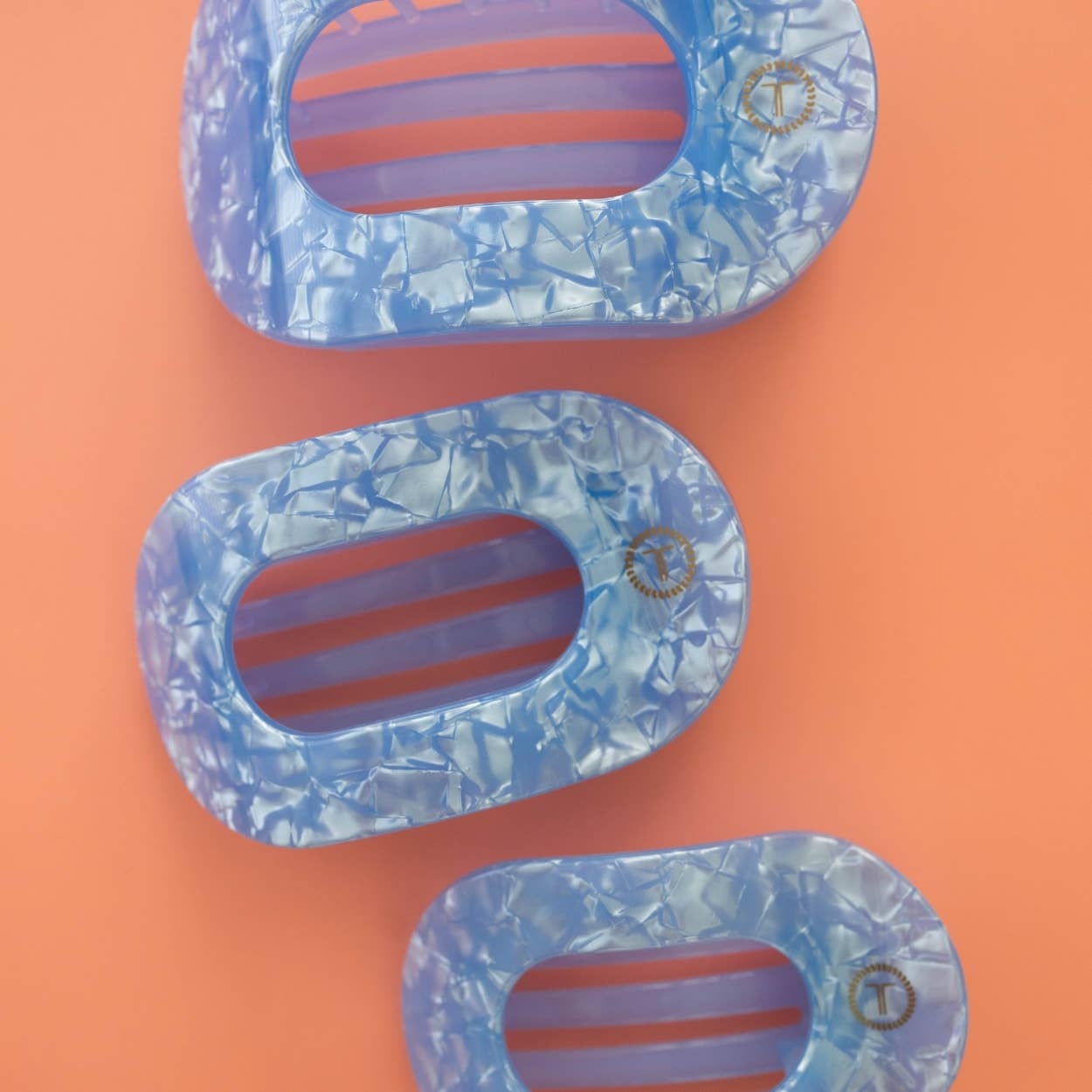 TELETIES - Large Flat Round Hair Clip - Blue Lagoon