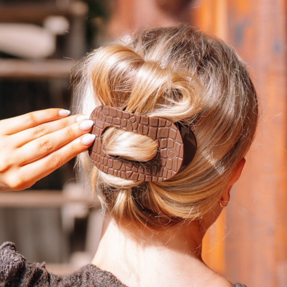 TELETIES - Large Flat Round Hair Clip - Brown Crocodile