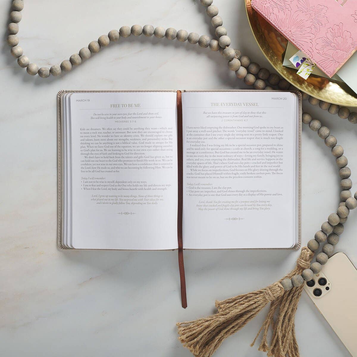 10 Minutes with God for Women Faux Leather Devotional