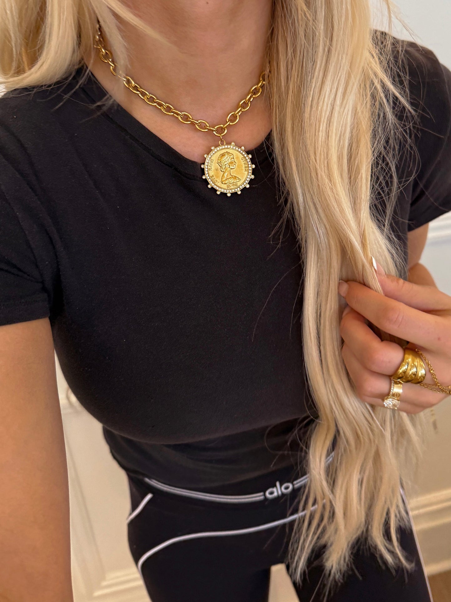 CHANSUTTPEARLS - The Small Coin Necklace