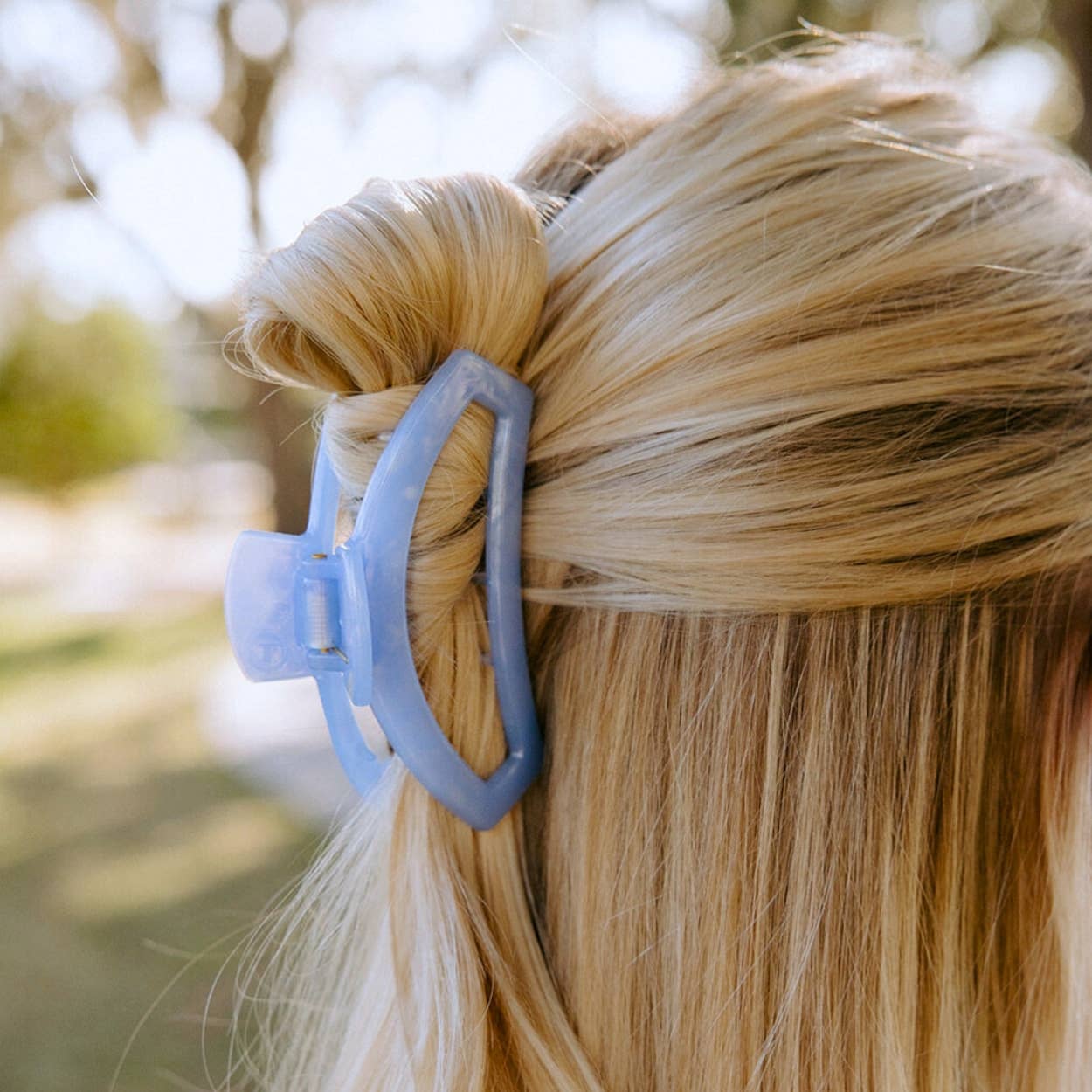 TELETIES - Open Medium Hair Clip - Blue Lagoon