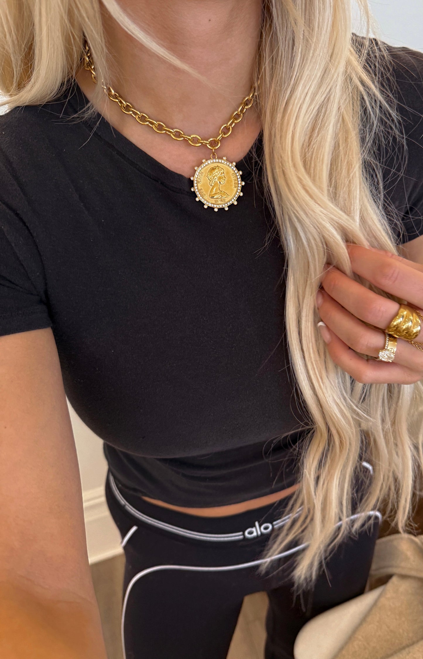CHANSUTTPEARLS - The Small Coin Necklace