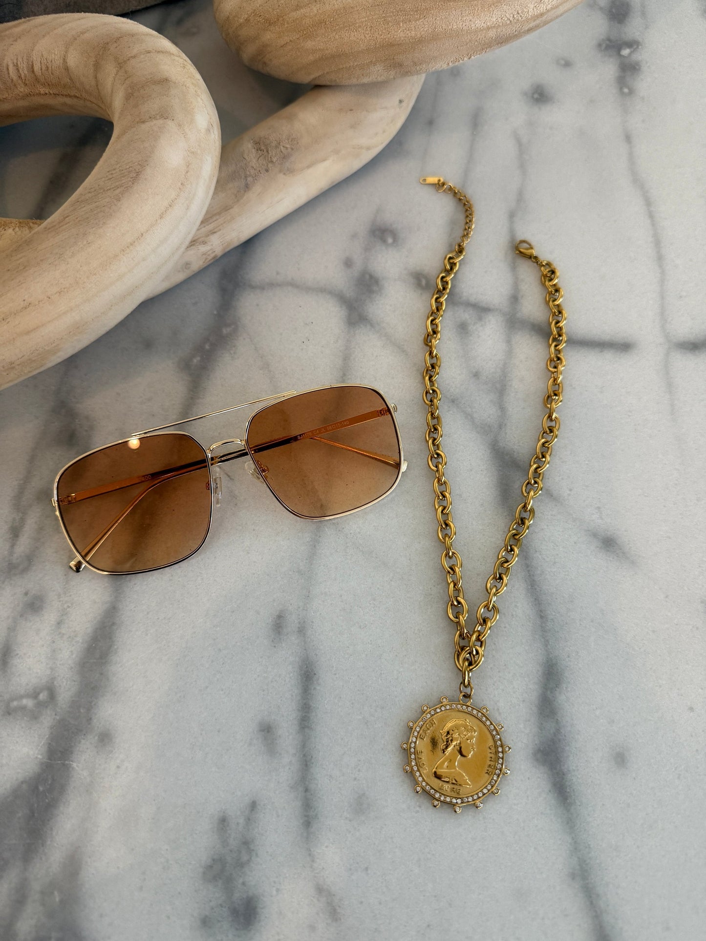 CHANSUTTPEARLS - The Small Coin Necklace