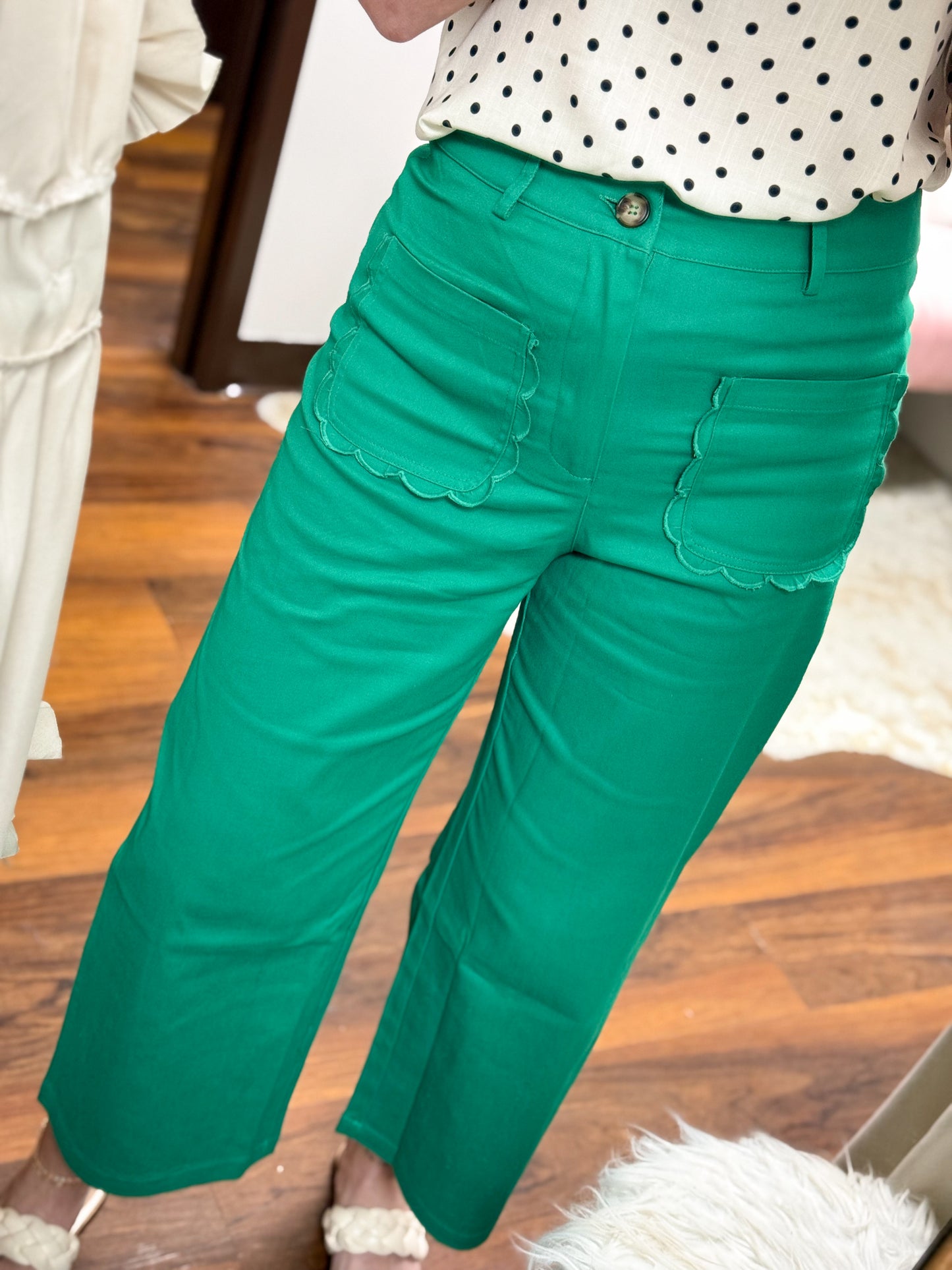 The Maisyn Scallop Pocket Wide Leg Pants - Kelly Green