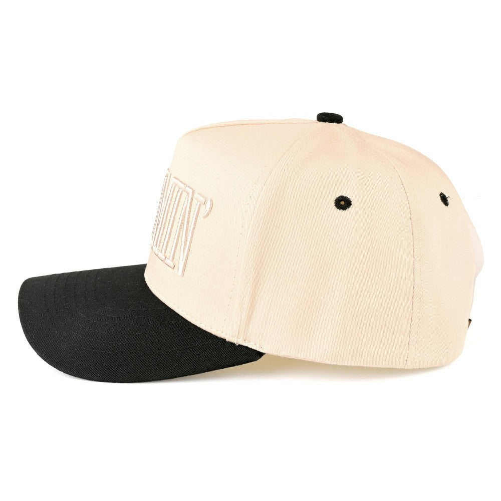 The MOMMIN' Embroidered Hat - Black