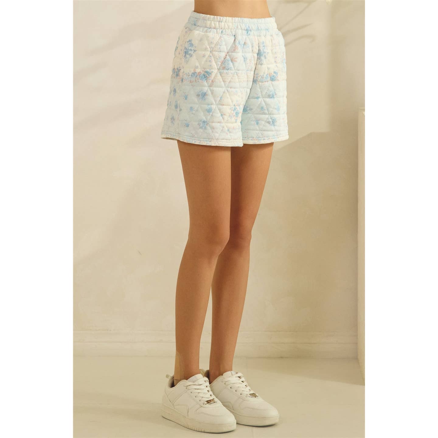 The Kinley Floral Quilted Lounge Shorts - Blue