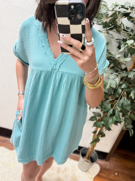 CURVY - The Kaylin Gauze Raw Edge V-neck Dress - Dusty Teal