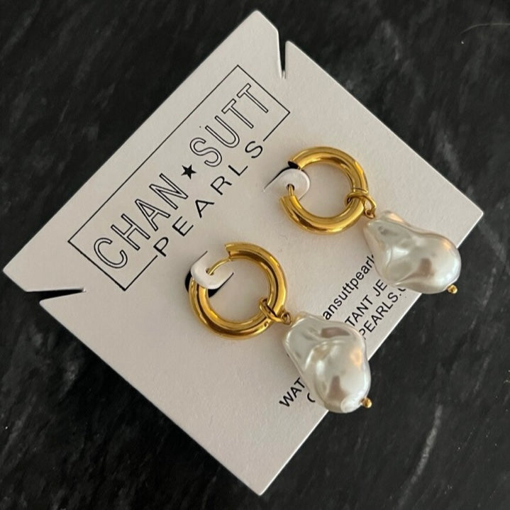 CHANSUTTPEARLS - The Misty Earrings