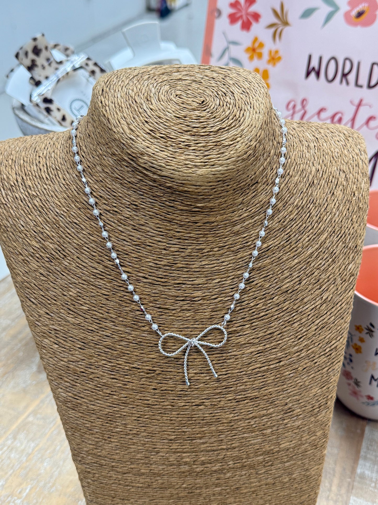 The Velda Necklace - Silver/Pearl