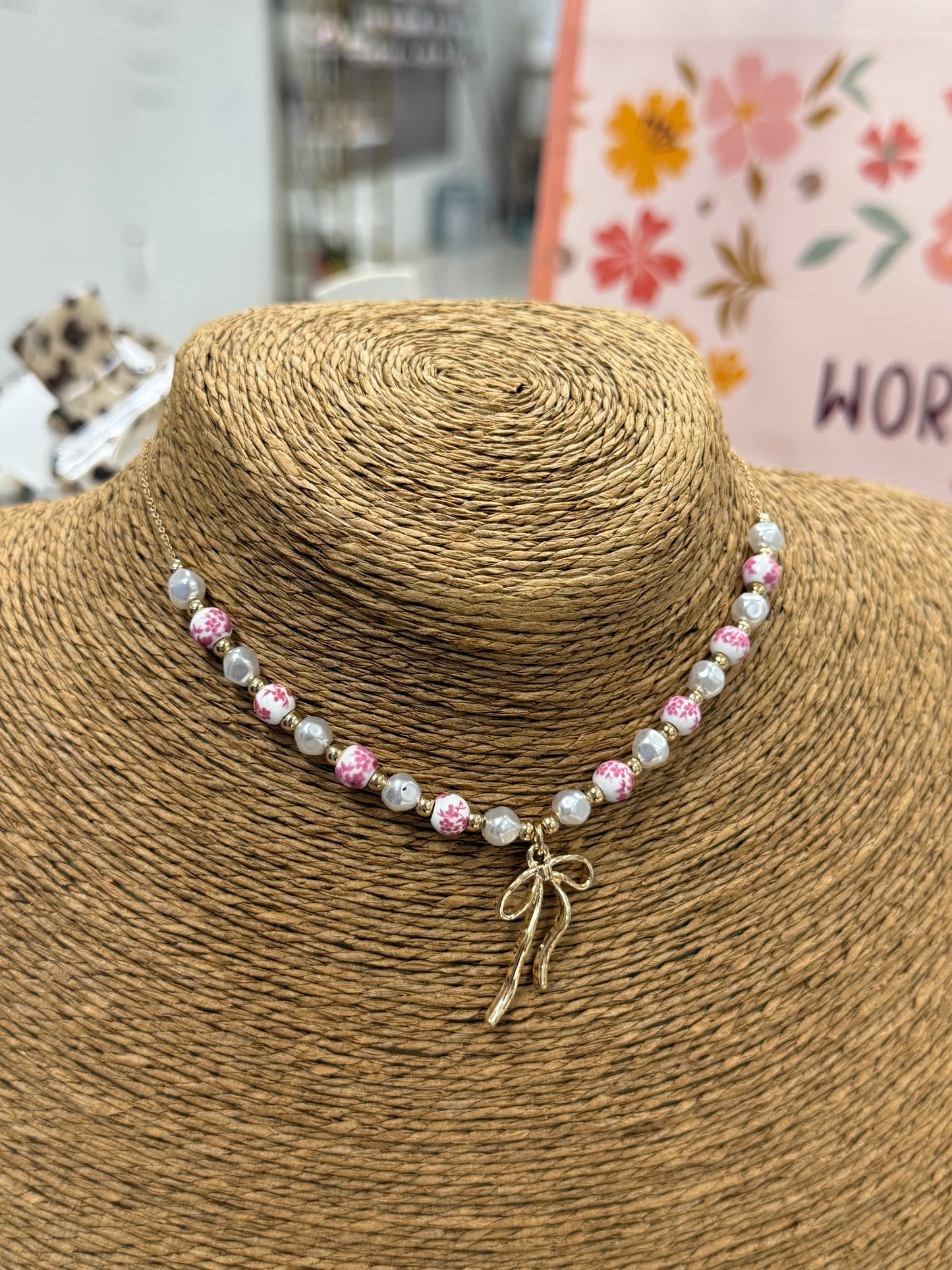The Lena Necklace - Pink/White