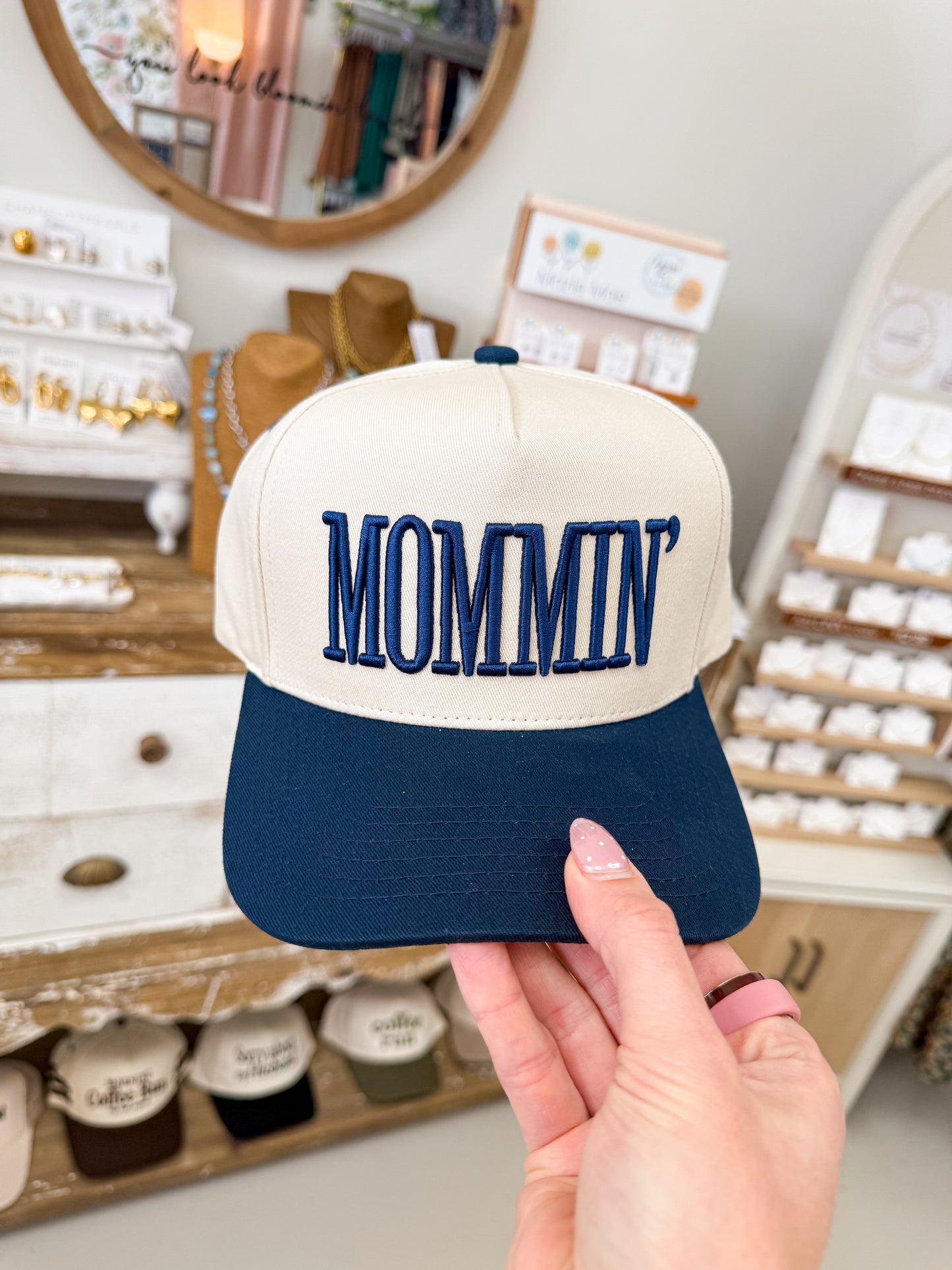 The MOMMIN' Embroidered Hat - Navy