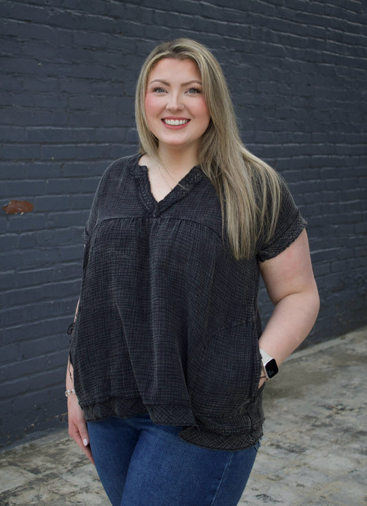 CURVY - The Kallyn Top - Ash Black