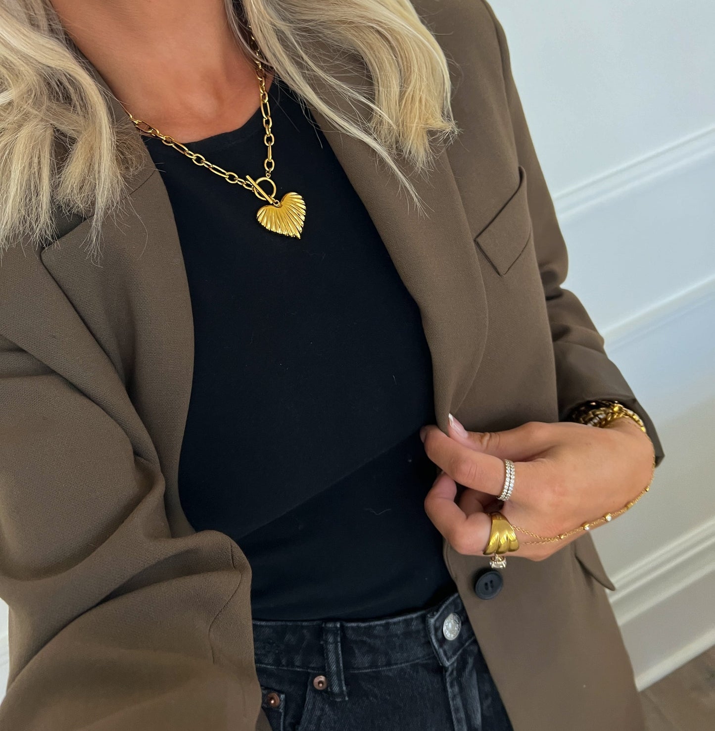 CHANSUTTPEARLS - The Luna Necklace