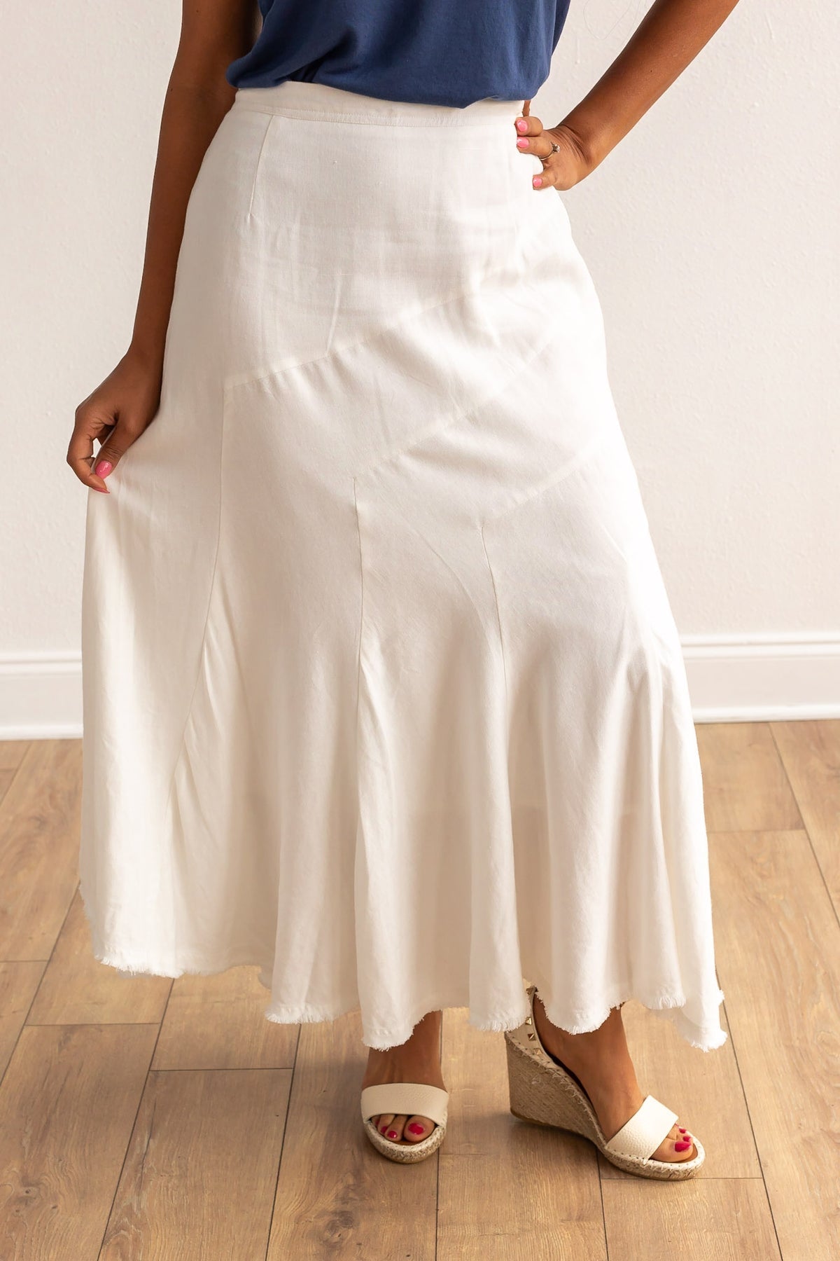 The Stella Linen Verse Dress - White