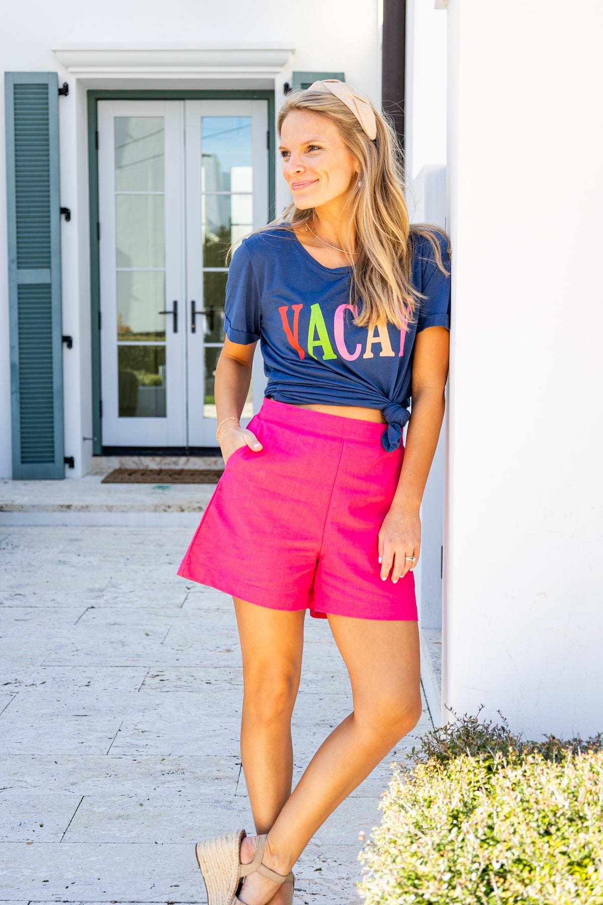 The Breezy Palms Linen Shorts - Pink