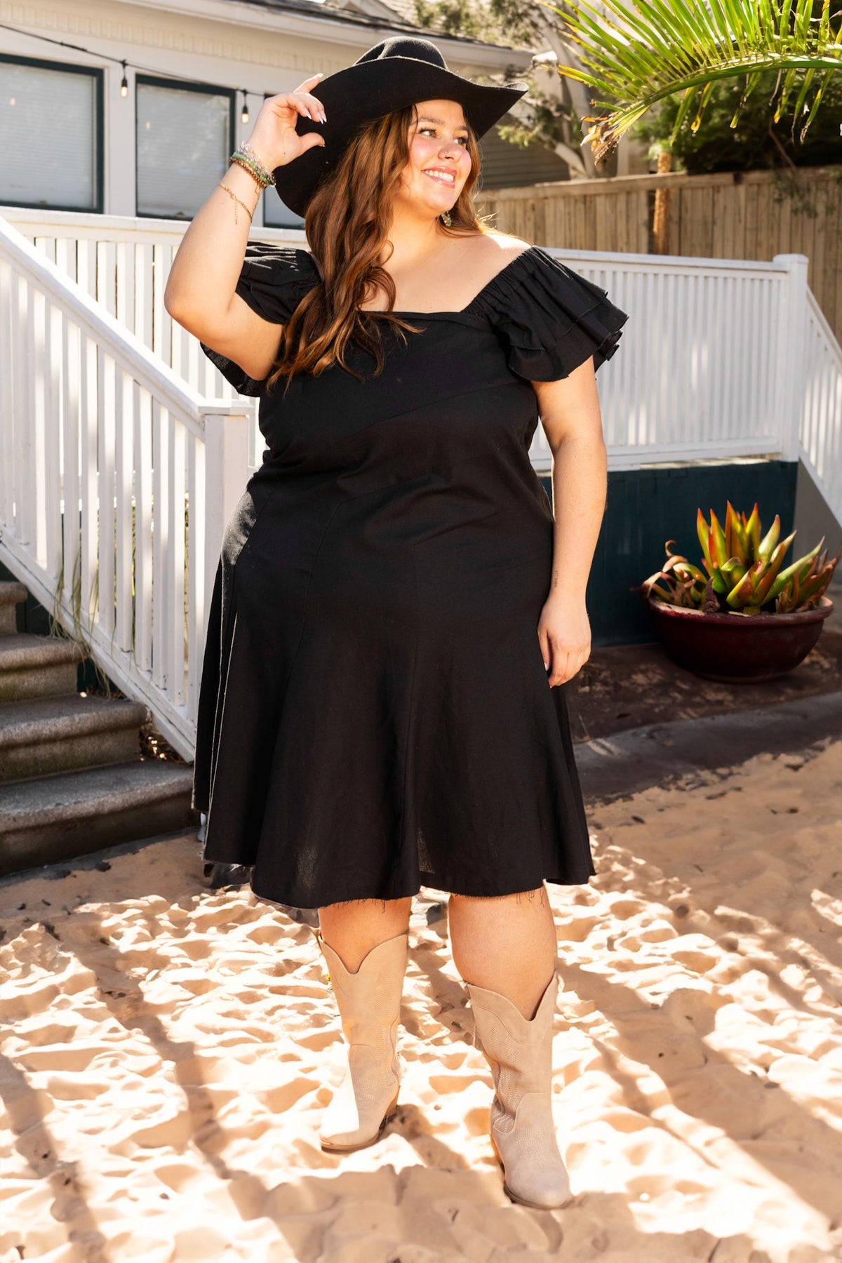 The Stella Linen Verse Dress - Black