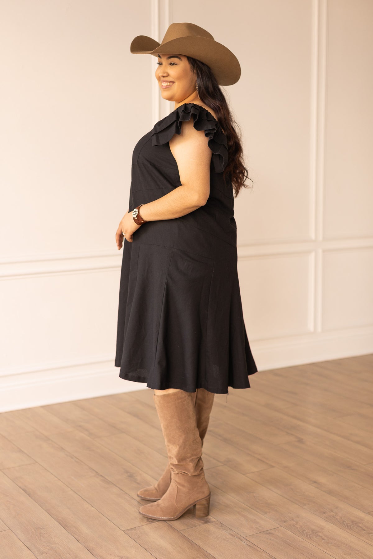 The Stella Linen Verse Dress - Black