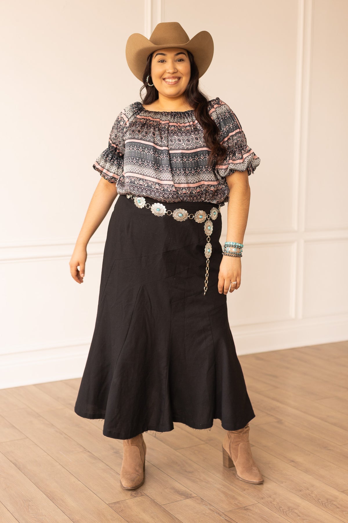 The Stella Linen Verse Dress - Black