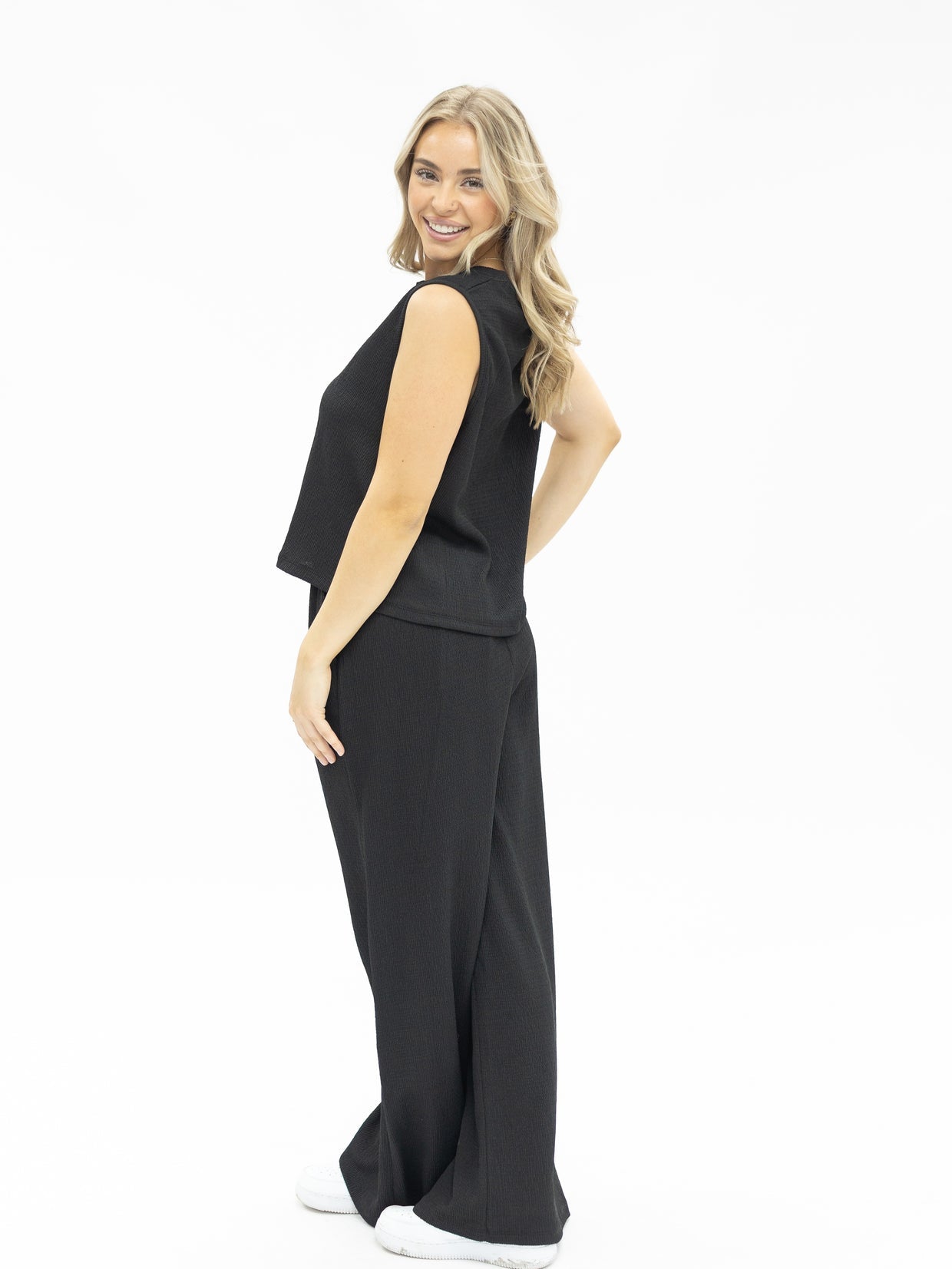 The Earhart Textured Knit Tank Top - Black