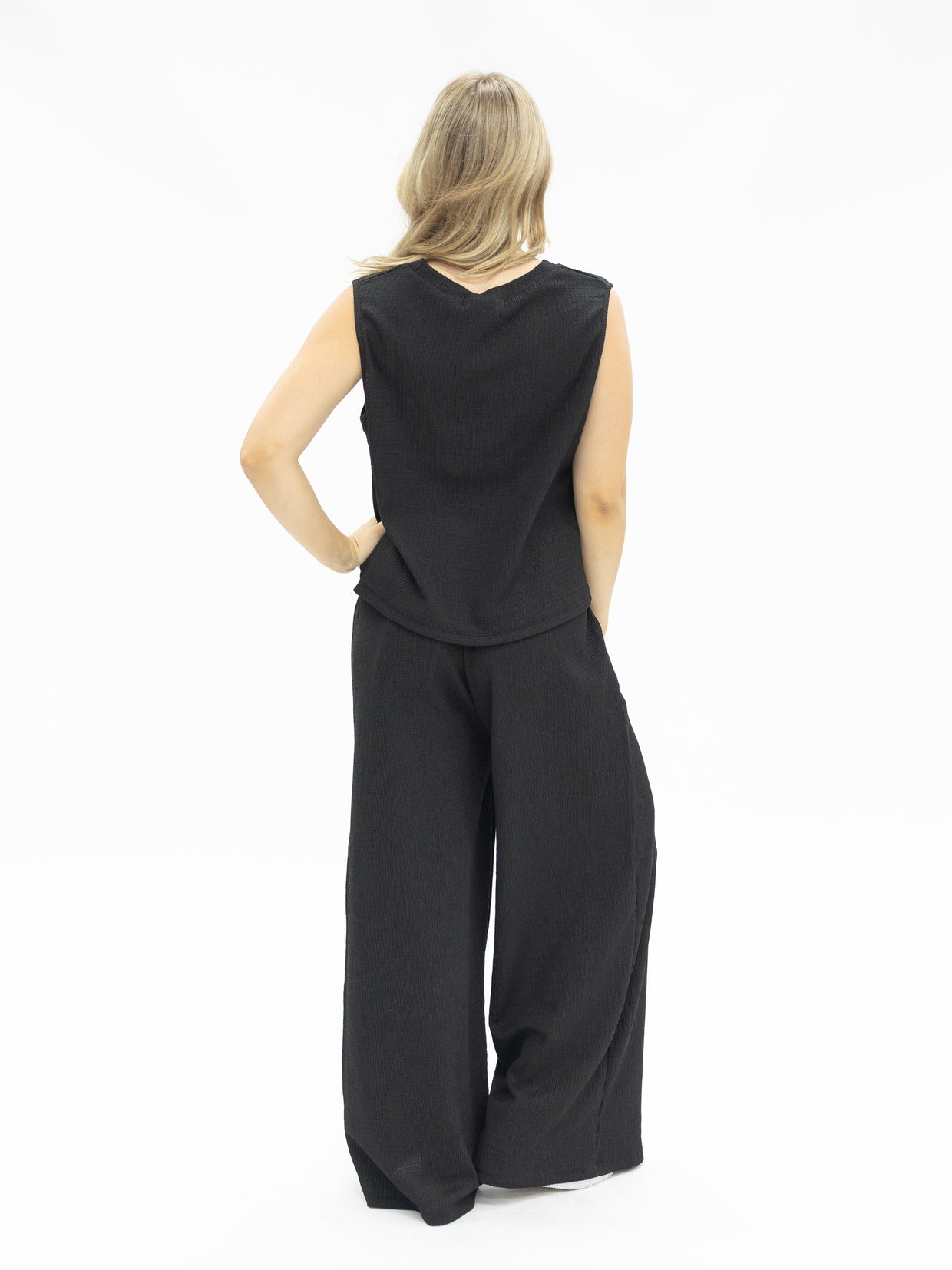 The Earhart Textured Knit Tank Top - Black