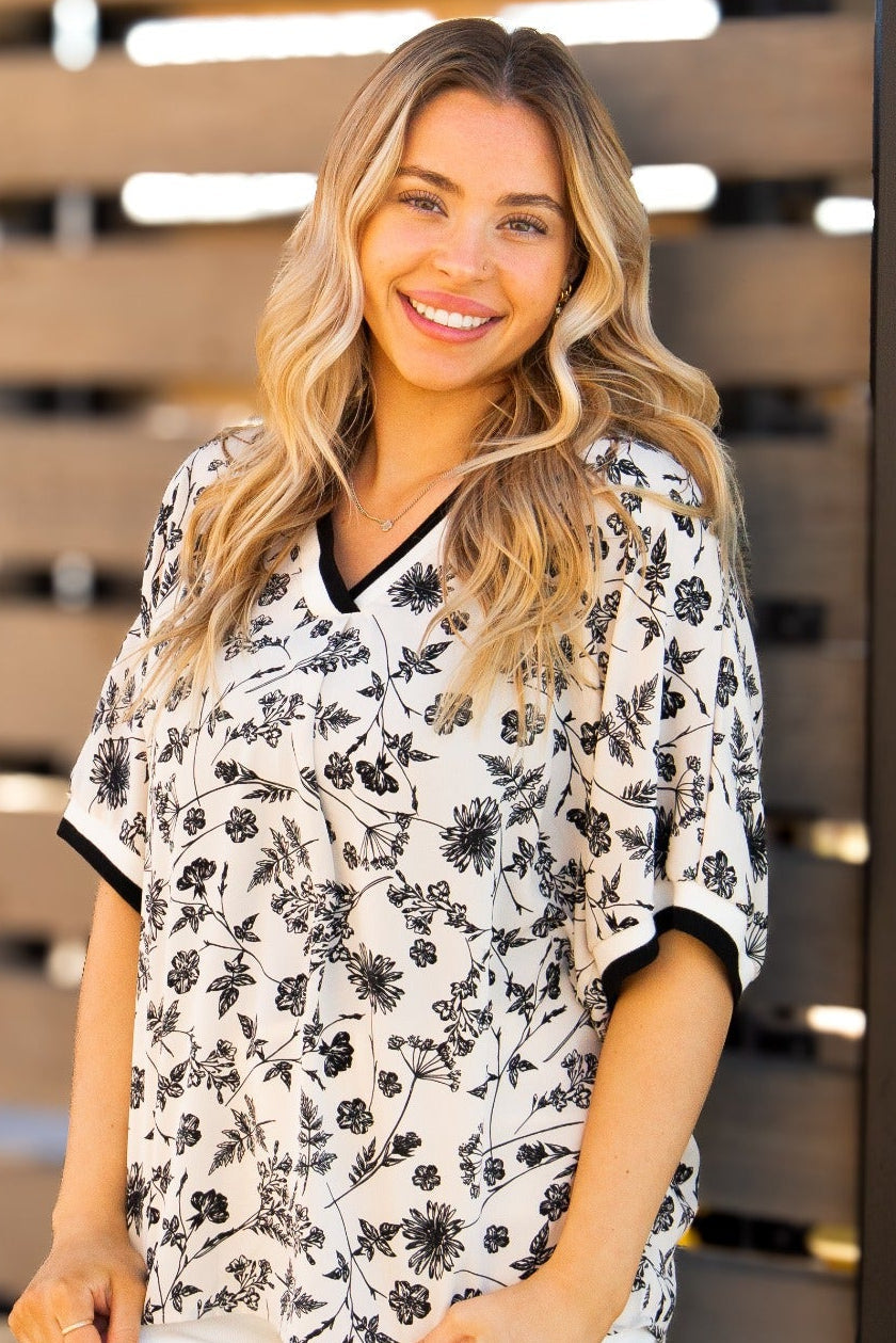 The Farren V-Neck Top - Black/Ivory
