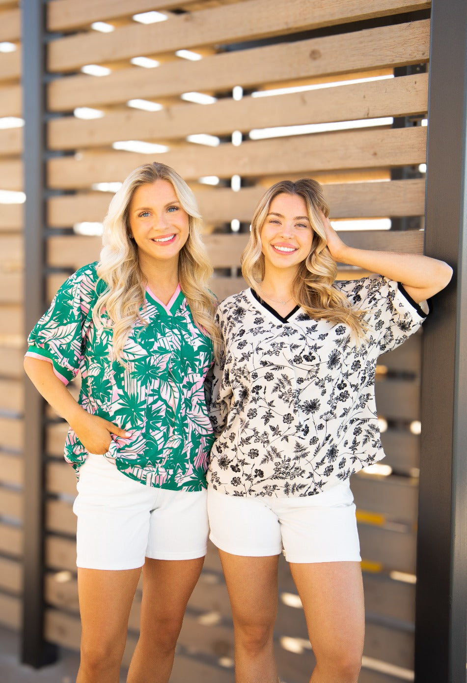 The Farren V-Neck Top - Black/Ivory