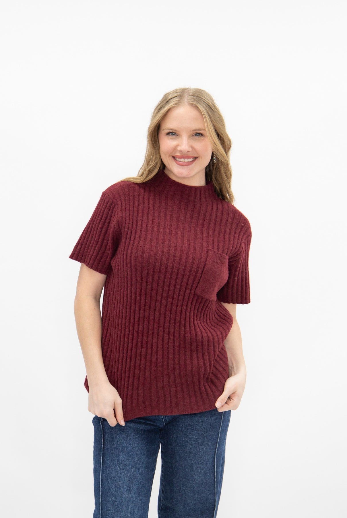 The Sarinna Mock Neck Short Sleeve Pullover Sweater -  Maroon