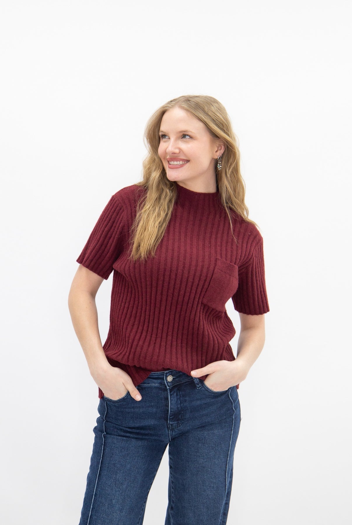 The Sarinna Mock Neck Short Sleeve Pullover Sweater -  Maroon