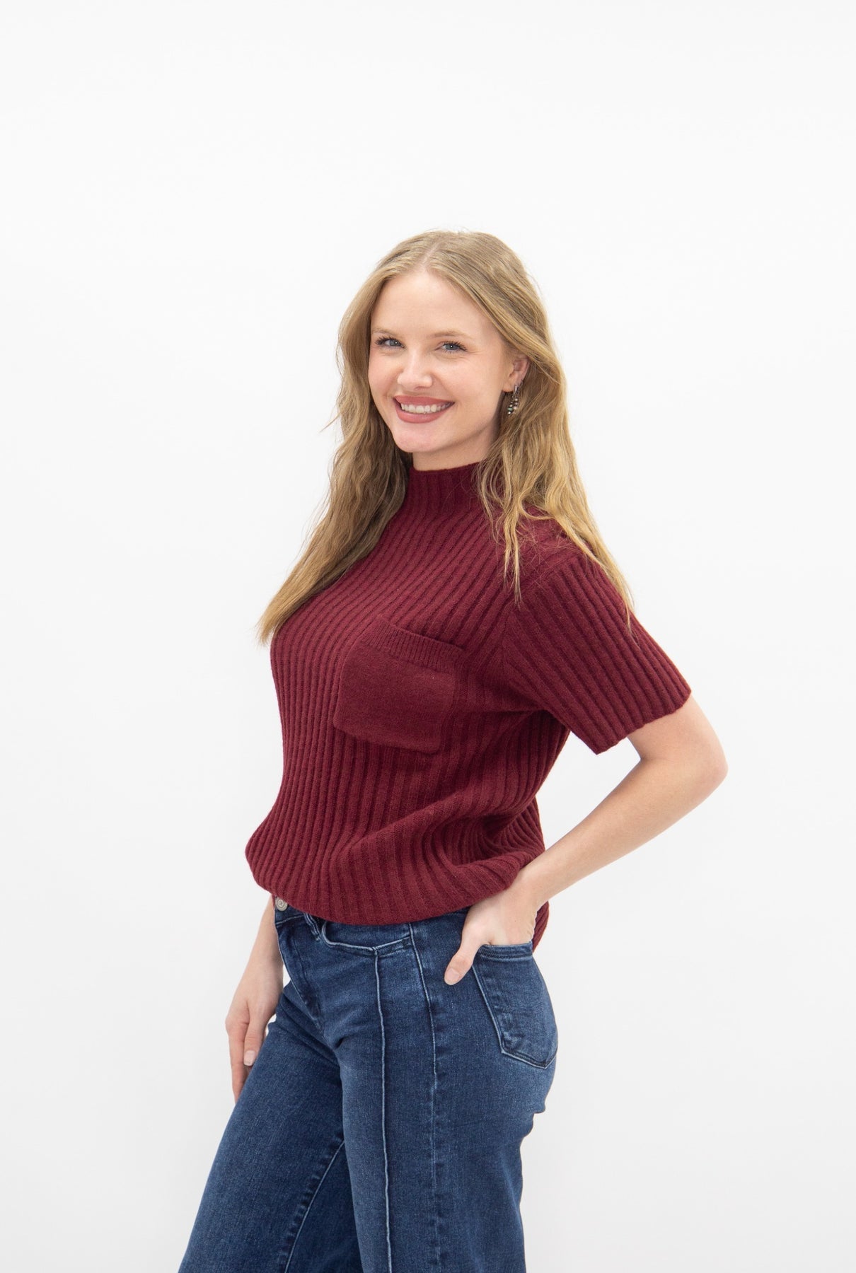 The Sarinna Mock Neck Short Sleeve Pullover Sweater -  Maroon
