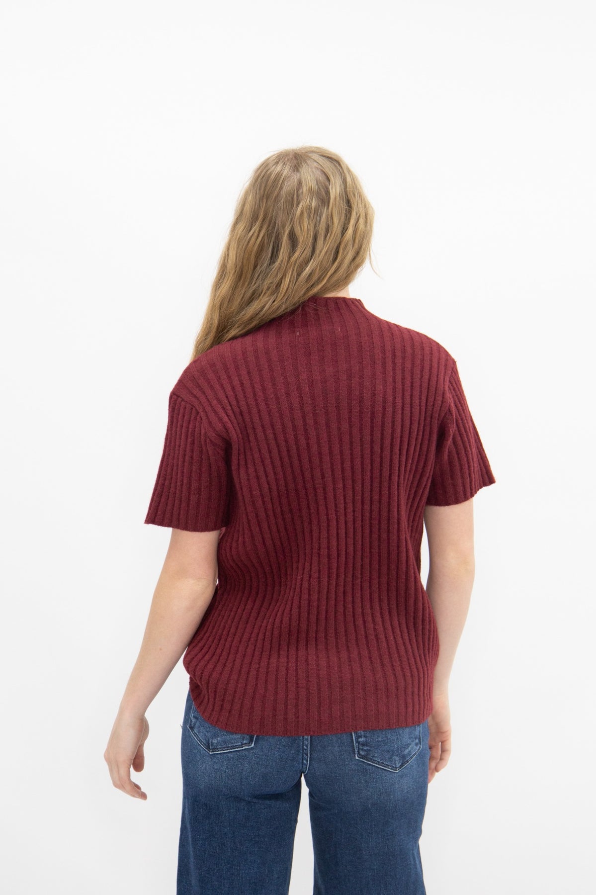 The Sarinna Mock Neck Short Sleeve Pullover Sweater -  Maroon