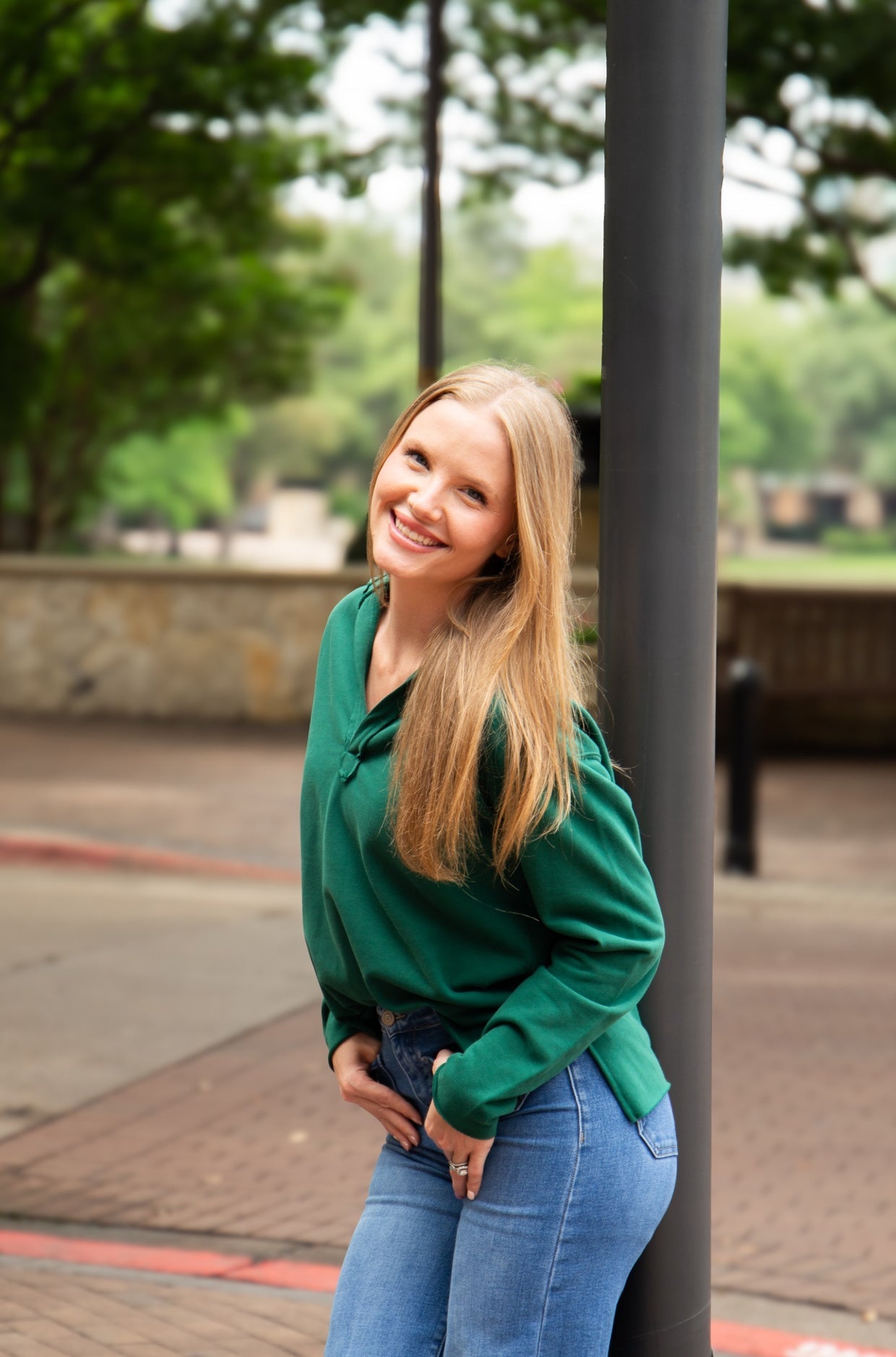 The Molly V-Neck Collared Pullover - Green