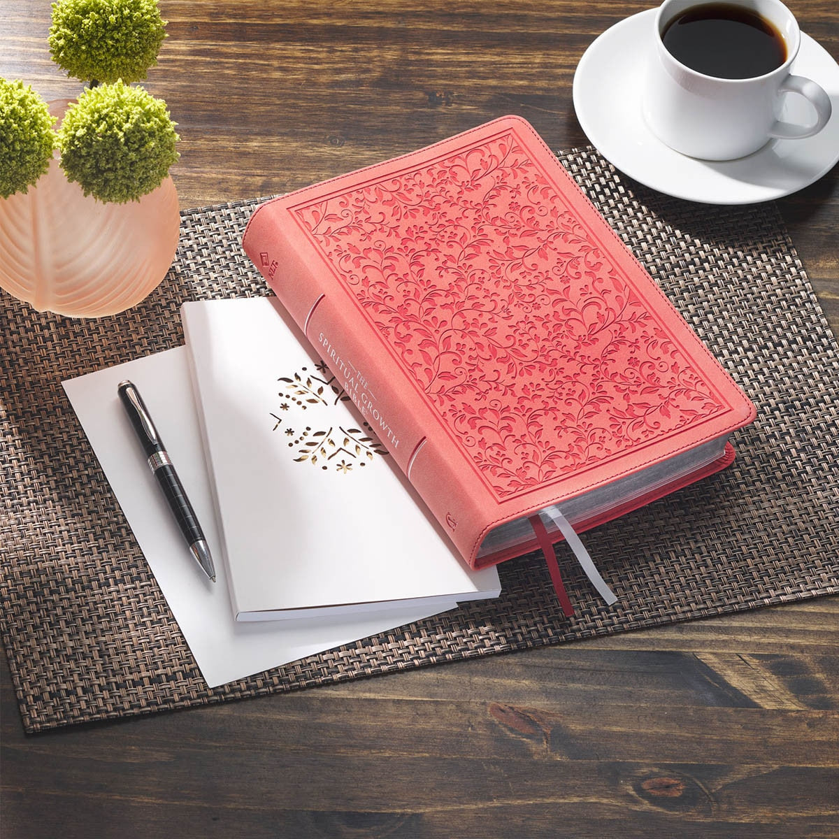 NLT, The Spiritual Growth Bible Faux Leather, Coral Vines