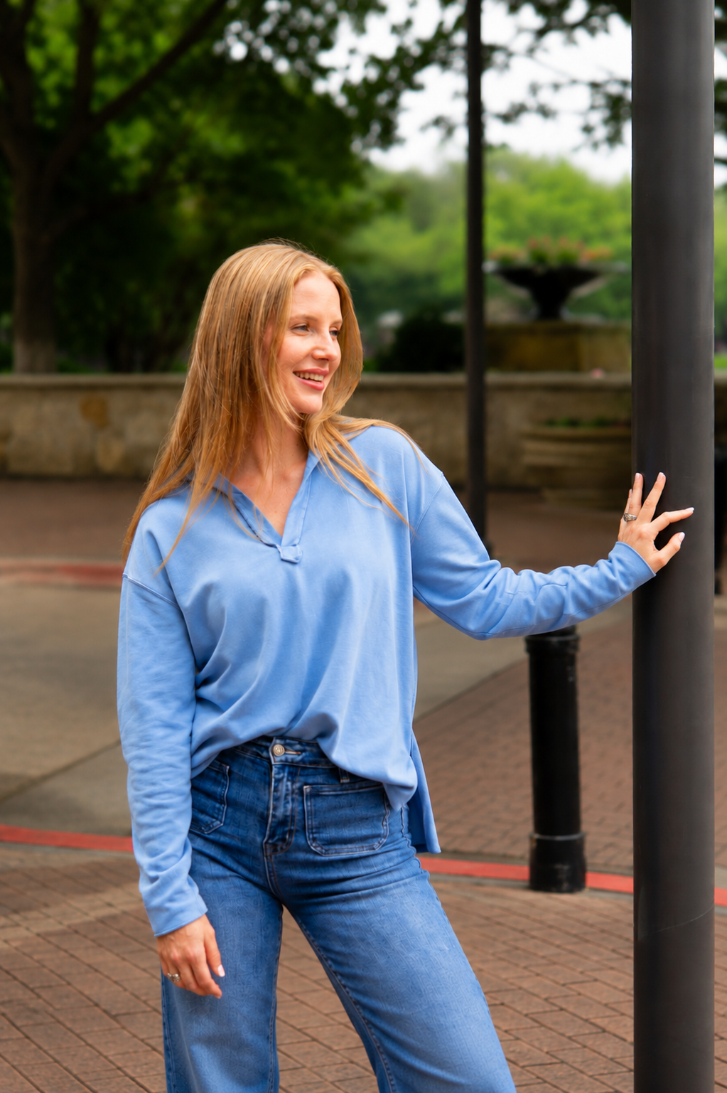 The Molly V-Neck Collared Pullover - Blue