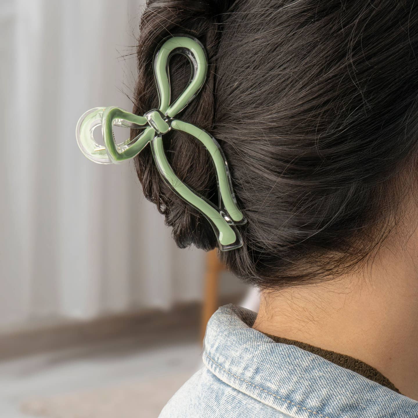 Crush - Very Demure Bow Clip