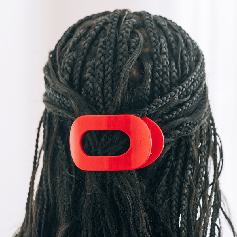 TELETIES - Medium Flat Round Hair Clip - Red Carpet Ready